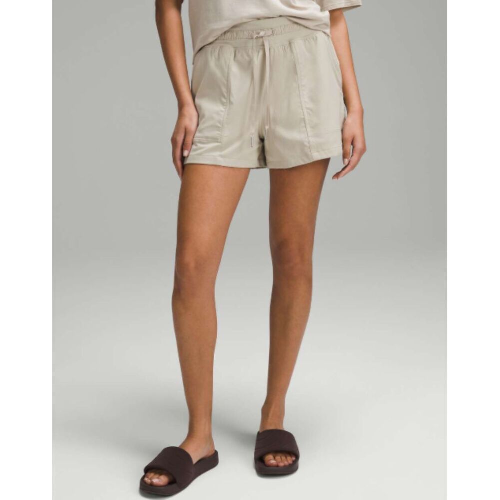 Lululemon Dance Studio High-Rise Short 3.5" Mojave Tan, Size 4, W7CEPS